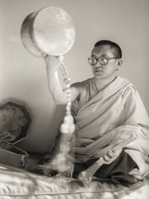 Rinpoche doing chod offering practice at Jamyang Buddhist Centre (formerly Manjushri London) London, 1983. Photo by Robin Bath. 