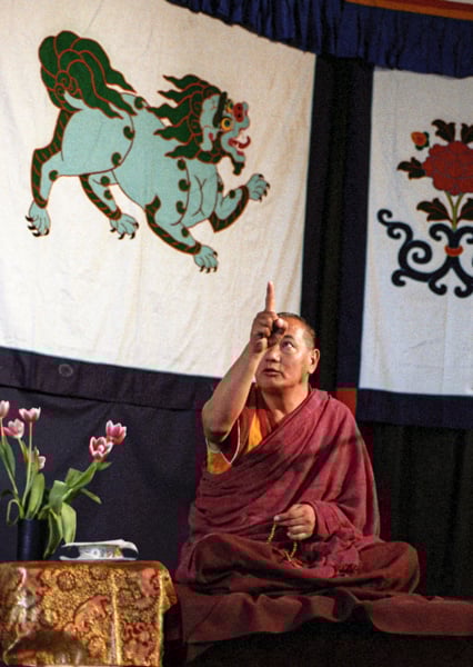 Lama Yeshe teaching at the Kosmos Centre, Amsterdam, Netherlands, 1980. Photo: Jan-Paul Kool. 