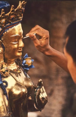 Lama Zopa Rinpoche painting Tara, Kopan Monastery, Nepal, 1976. Photo: Peter Iseli.