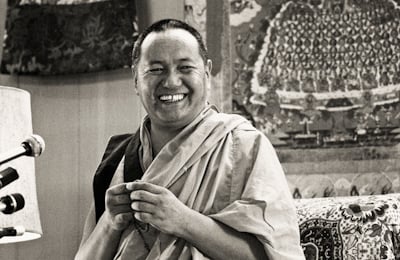  Lama Yeshe teaching at Yucca Valley, California, spring 1977. Photo: Carol Royce-Wilder.