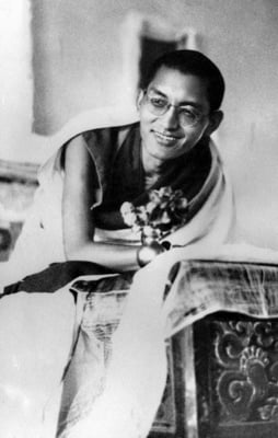 Kyabje Lama Zopa Rinpoche | Lama Yeshe Wisdom Archive