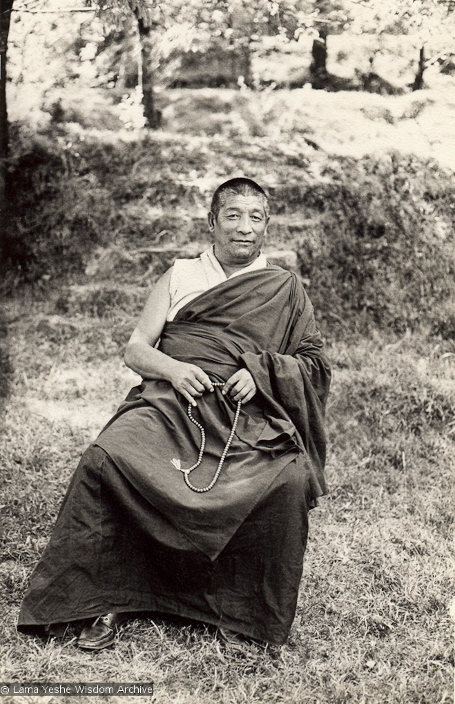 (00945_ud-2.psd) Photo from a course at Tushita Retreat Centre, Dharamsala, India, in June of 1975, taught by Geshe Rabten and translated by Gonsar Tulku. Photo by Dan Laine.