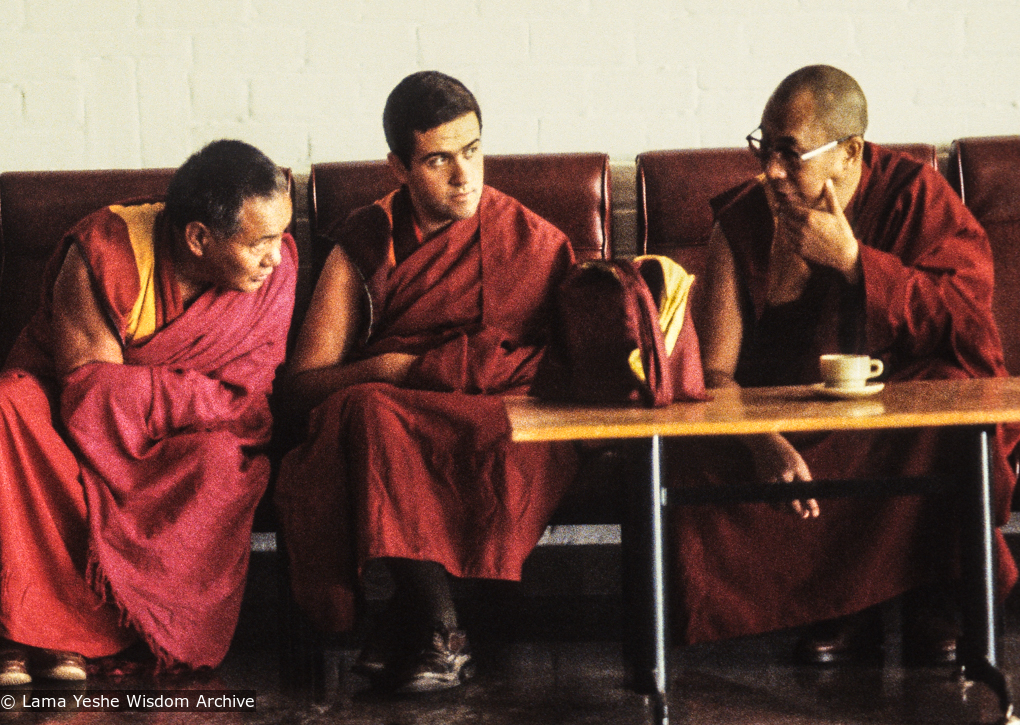 (04216_sl-3.JPG) Lama Yeshe with José Cabezón and His Holiness, Spain, 1982. Ueli Minder (photographer)