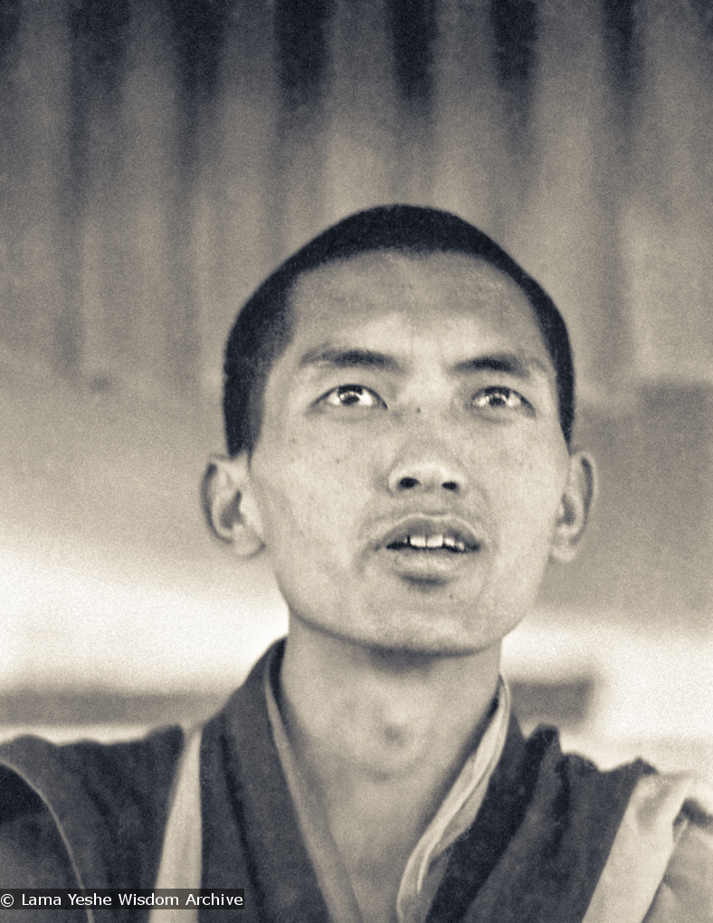 (07702_ng-2.psd) Lama Zopa Rinpoche teaching at the Sixth Meditation Course, Kopan Monastery, Nepal, 1974. Photo by Ursula Bernis.