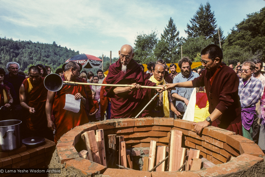 (10028_sl.JPG) Cremation of Lama Yeshe at Vajrapani Institute, California in March of 1984. Photo by Ricardo de Aratanha.