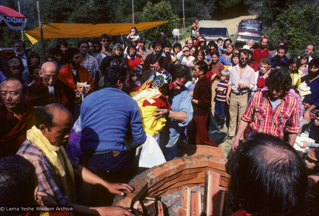 (10032_sl.JPG) Lama Yeshe&#039;s body is placed in the cremation stupa. Cremation of Lama Yeshe at Vajrapani Institute, California in March of 1984. Photo by Ricardo de Aratanha.