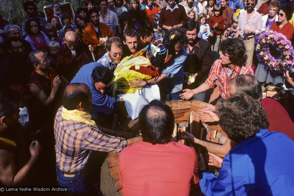 (10033_sl.JPG) Lama Yeshe&#039;s body is placed in the cremation stupa. Cremation of Lama Yeshe at Vajrapani Institute, California in March of 1984. Photo by Ricardo de Aratanha.