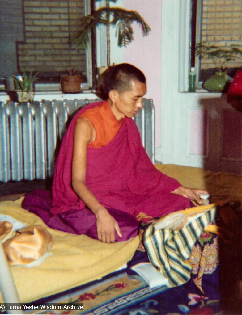 (12377_pr-3.jpg) In July 1974, the lamas and Mummy Max arrived in New York City to begin the first international teaching tour of Lama Yeshe and Lama Zopa Rinpoche. They stayed at the apartment of Lynda Millspaugh on the Upper West side of Manhattan. Lama Zopa Rinpoche promptly set up his shrine on top of his sleeping bag and did pujas and meditations, just as at Kopan.