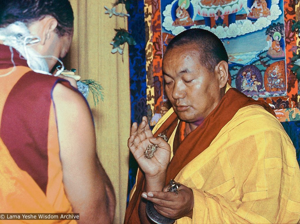 (13827_ud-3.jpg) Lama Yeshe beginning Guhyasamaja group retreat, Tushita Meditation Centre, Dharamsala, India, 1982. Dieter Kratzer (photographer)