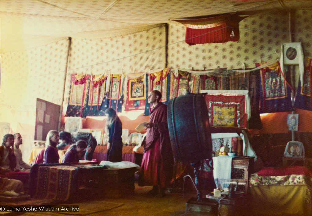 (15841_pr.psd) Nick Ribush, Lama Zopa Rinpoche&#039;s assistant for the Seventh Kopan Course, giving an introductory lecture to the new students, Kopan, November 1974.