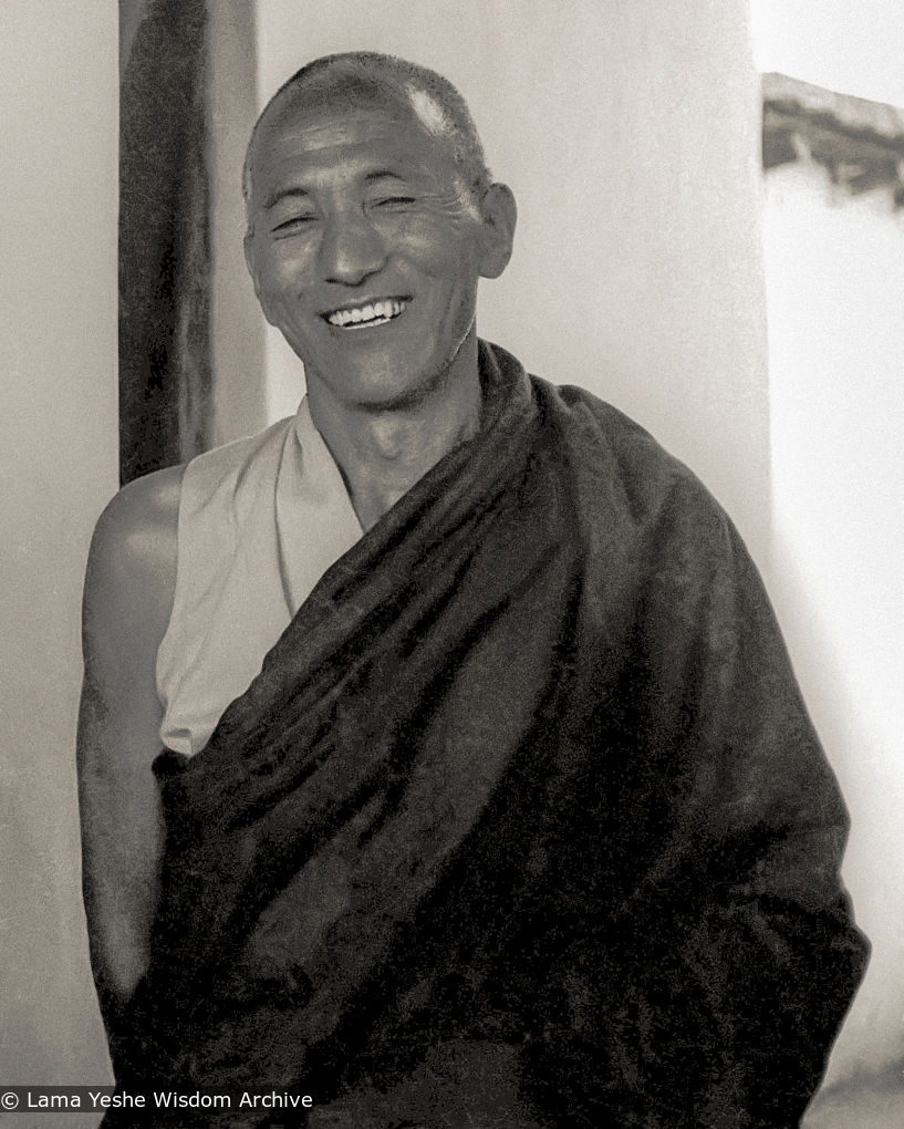 (21768_ud-3.psd) Geshe Thinley, Kopan Monastery, 1980. Merry Colony (donor)