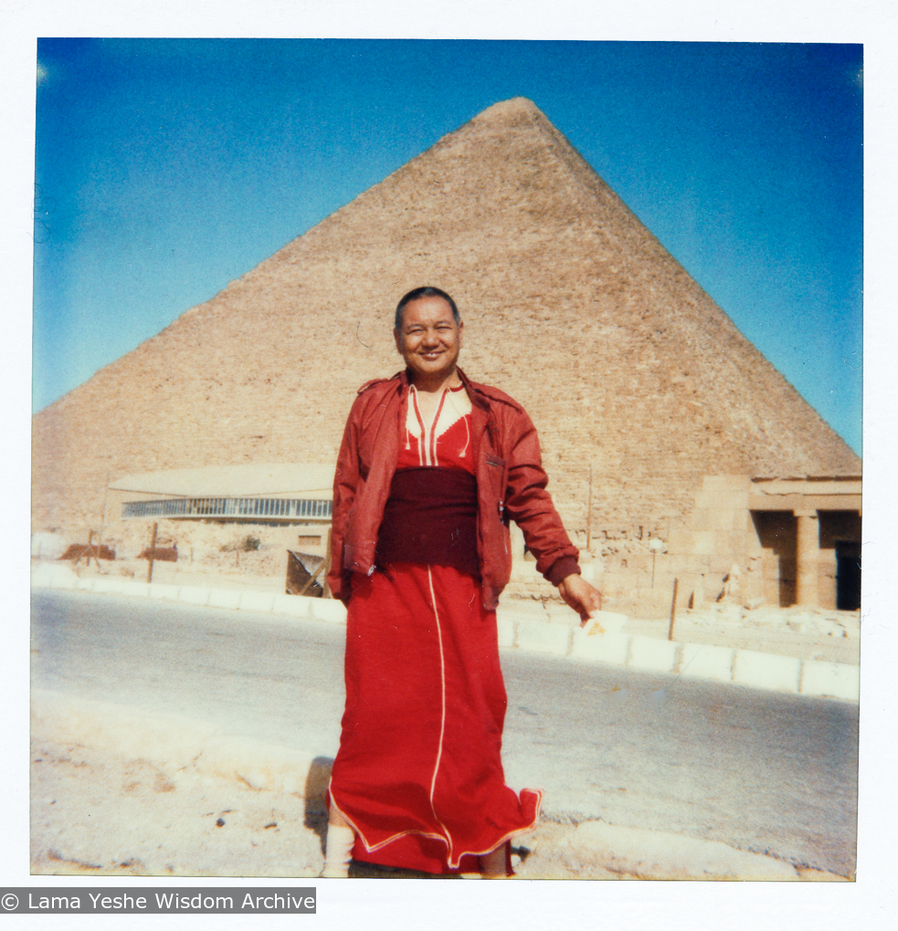 (21956_pr-3.tif) Lama Yeshe in Giza, an Egyptian city on the west bank of the Nile, near Cairo, 1983.