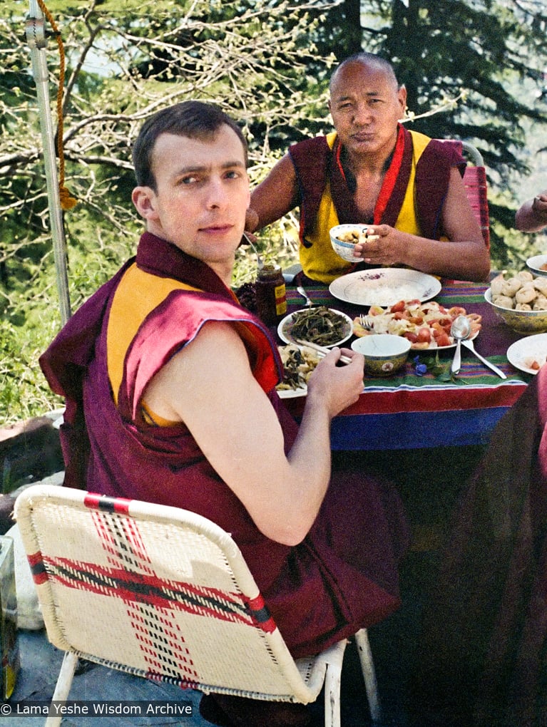 (22079_ng-3.jpg) Peter Kedge and Lama Yeshe having lunch, Tushita Retreat Centre, Dharamsala, India, 1982.