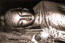 Kushinagar: Reclining Buddha in the Nirvana Temple