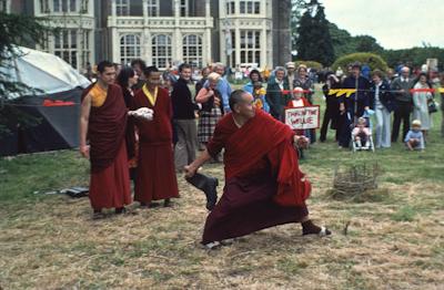 "Wellie Wanging" with Lama, 1979
