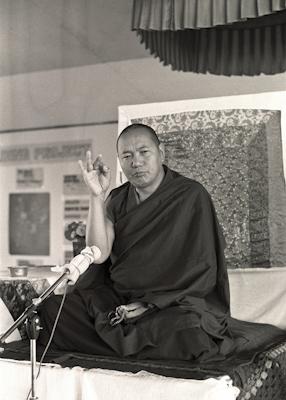 Lama Yeshe teaching during a month-long course at Chenrezig Institute, Australia, 1976.