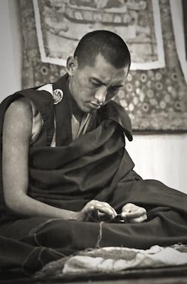 Lama Zopa Rinpoche teaching at Royal Holloway College, England, 1975. Photo: Dennis Heslop.