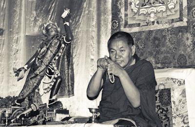 Lama Yeshe teaching at Tushita Retreat Centre, Dharamsala, India, 1983. Photo: Ueli Minder.