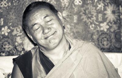 Lama Yeshe teaching at Tushita Retreat Centre, Dharamsala, India, 1983. Photo: Ueli Minder. 