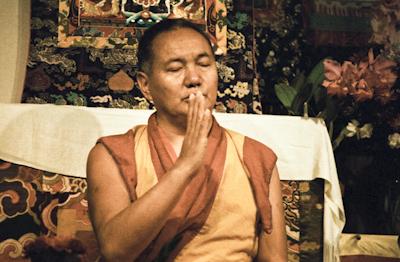 Lama Yeshe teaching at Vajrapani Institute, California, 1983. Photo by Carol Royce-Wilder.