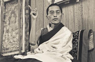 Lama Zopa Rinpoche teaching at Lake Arrowhead, California, 1975. Photo: Carol Royce-Wilder.