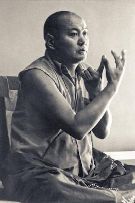 Lama Yeshe teaching at University of California, Santa Cruz, US, 1978. Photo: Jon Landaw.
