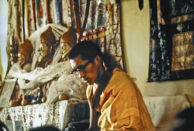 Lama Zopa Rinpoche teaching at the Fourth Meditation Course at Kopan Monastery, Nepal, 1973. Photo: Lynda Millspaugh.