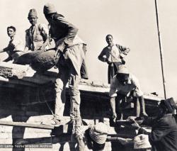 Lama Yeshe as foreman, 1972